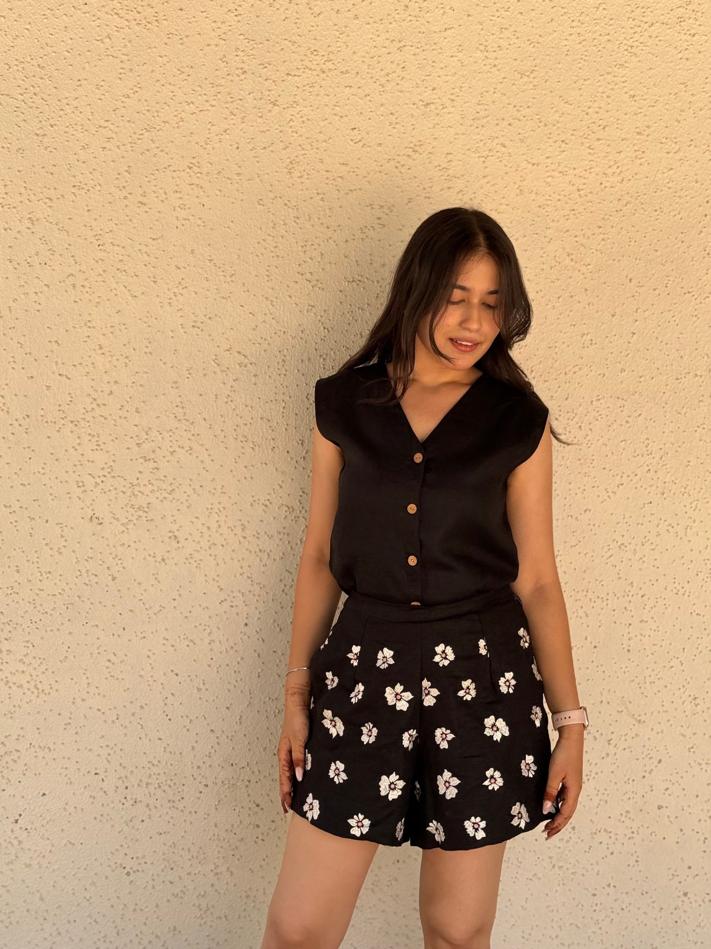 Embroidered Linen Shorts – Black